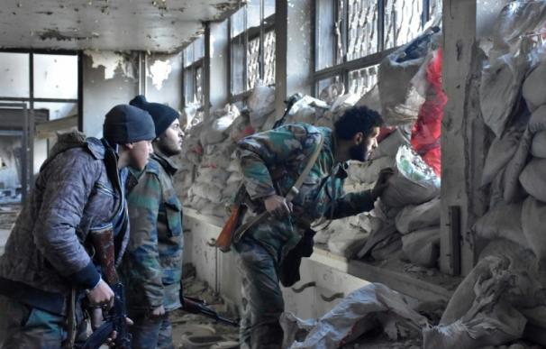 Un grupo de rebeldes en Alepo (Siria)