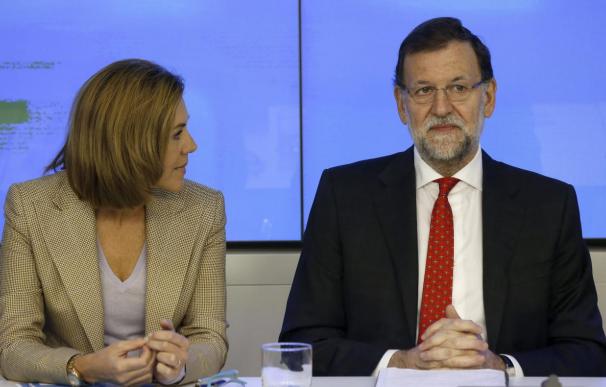 Rajoy tranquiliza al PP con sondeos internos que le dan la victoria