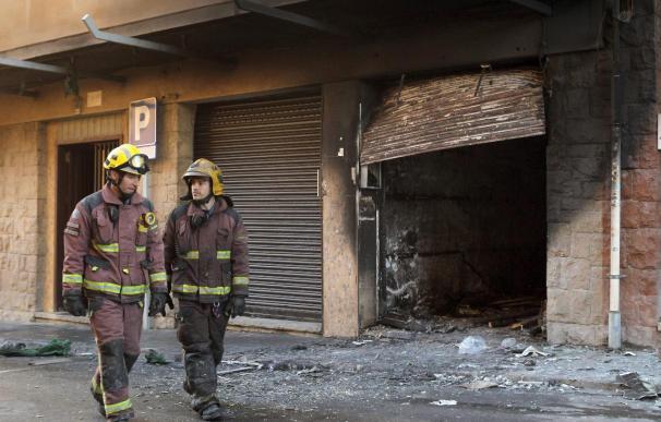Tres heridos, dos de ellos graves, en una explosión en Esplugues (Barcelona)