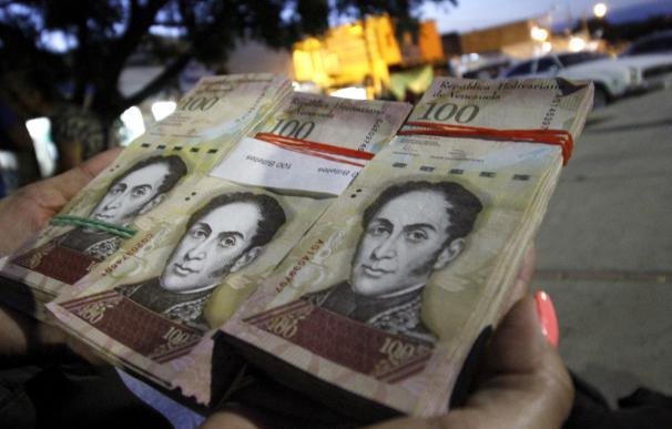 Maduro ordena sacar de circulación los billetes de 100 bolívares en las próximas 72 horas