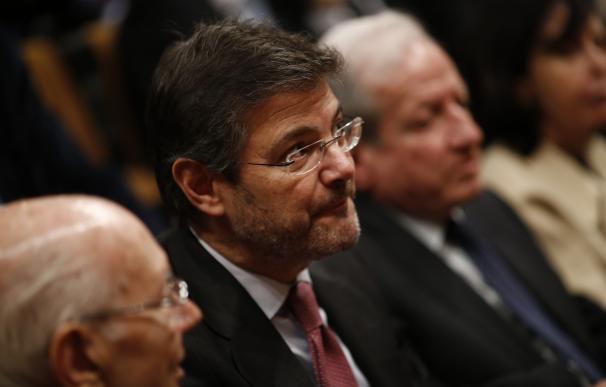 Catalá contesta a la oposición que no debe atribuirle "irregularidades" que no ha cometido con la Fiscalía