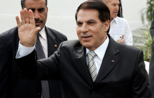 El presidente de Túnez abandona el país y Ejército toma el control, según Al Yazira