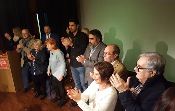 Margarita Robles y Odón Elorza arropan la presentación de una plataforma de críticos con la Gestora "ilegal" del PSOE