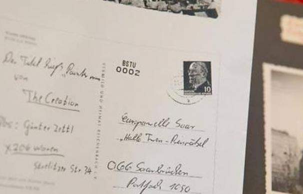 Una postal interceptada por la Stasi llega a su destino 44 años después