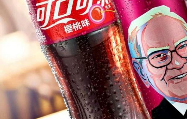 El millonario Warren Buffet, imagen del lanzamiento de 'Cherry Coke' en China