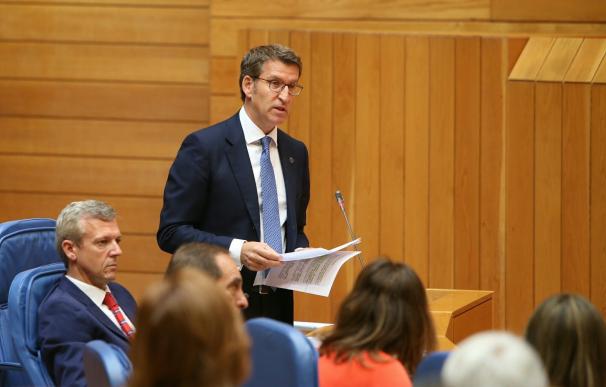 Feijóo niega "zonas grises" en la ley gallega de financiación de partidos y En Marea pide fiscalía anticorrupción