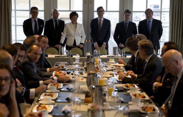 El presidente de la CEOE defiende ante asesores de Obama que España "está cambiando"