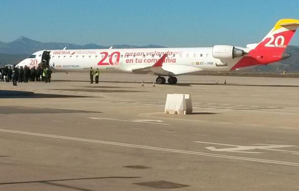 Despega el primer avión comercial desde el aeropuerto de Castellón con el Villarreal CF a bordo