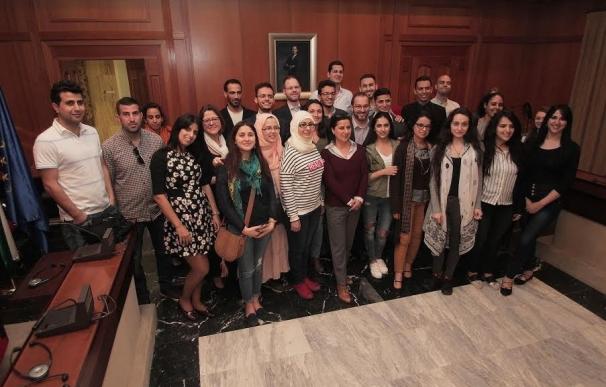 Ayuntamiento recibe a 30 jóvenes de países árabes de la Escuela de Liderazgo de la Fundación Konrad Adenanuer