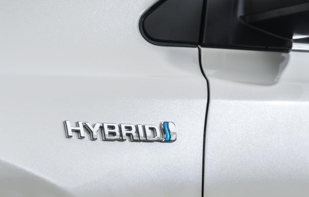 Las ventas de coches híbridos se disparan un 133% en marzo
