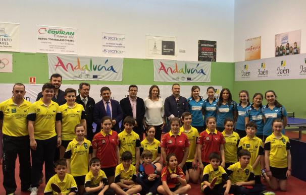 Reyes subraya la importante trayectoria del Real Club de Tenis de Mesa de Linares