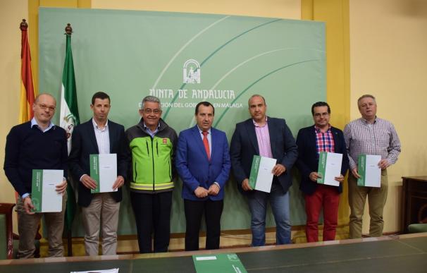 La Junta entrega certificados de homologación definitiva de los planes de emergencia de cuatro municipios