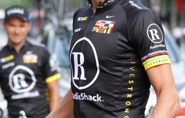 Armstrong, "un revolucionario" del ciclismo, se despide en el Tour Down Under