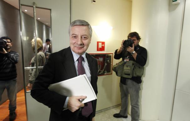 El exministro de Fomento, José Blanco, prometía en 2009 vías de ancho internacional para la Variante de Pajares