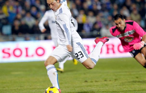 2-3. La magia de Di María conduce al Real Madrid al primer triunfo del 2011