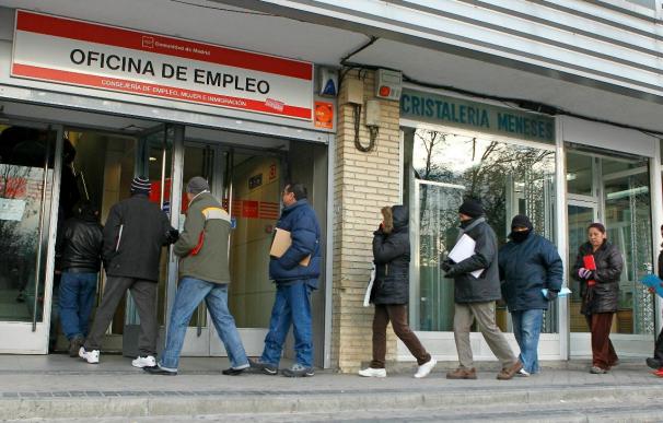 La mayoría de los españoles cree que las pensiones y el paro empeorarán en 2011