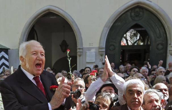 Mário Soares cumple 90 años y pide a los jóvenes que luchen por el socialismo