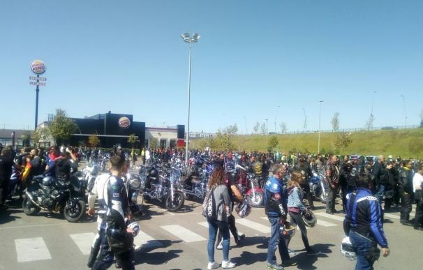 Cientos de motociclistas recorren Mérida para reclamar más seguridad en las carreteras para el colectivo