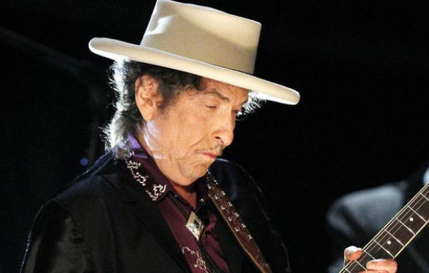 Bob Dylan recibe por fin su premio Nobel de Literatura en Estocolmo