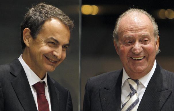 El Rey recibe a Zapatero en el primer despacho semanal de 2011