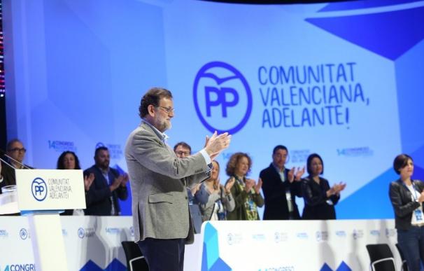 Rajoy pide a Bonig "integrar, unir y trabajar" para ganar porque cree que están preparados para "dar batalla"