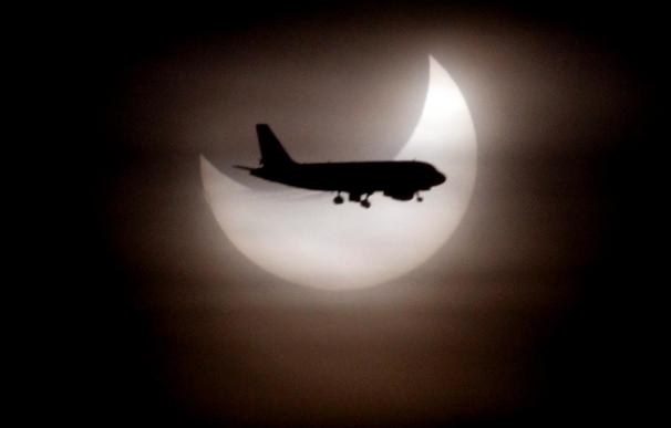 Las nubes impiden contemplar el eclipse parcial de sol desde Madrid