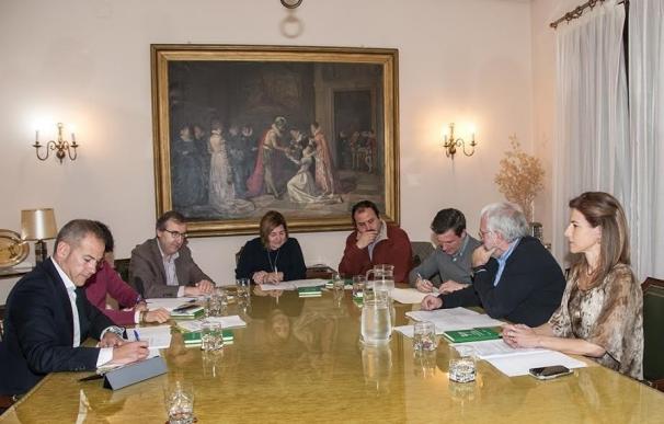 Los tres grupos políticos de la Diputación de Cáceres firman un pacto para evitar la despoblación en las zonas rurales