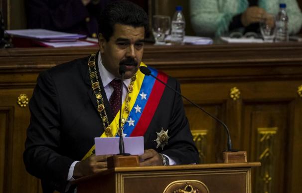 Maduro modifica su equipo económico y el sistema de control de cambios