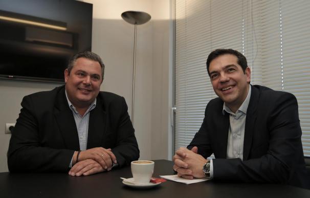 Alexis Tsipras da carga simbólica a su jura como primer ministro griego