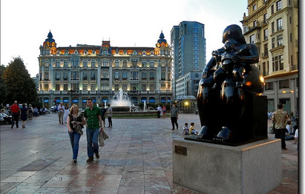 Denuncian que Oviedo echa a perder sus esculturas de Botero con betún de judea