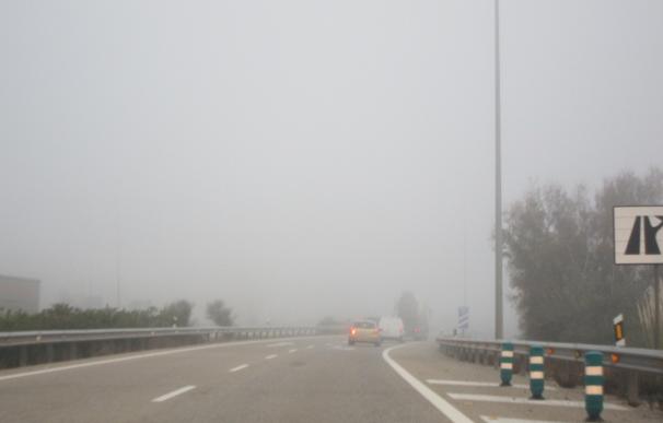 La niebla complica la circulación en varios tramos de las carreteras aragonesas