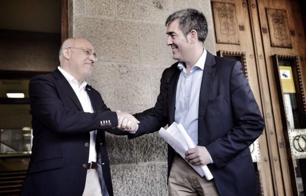 Morales reúne a diputados, alcaldes y Cabildo de Gran Canaria para tratar el reparto del FDCAN