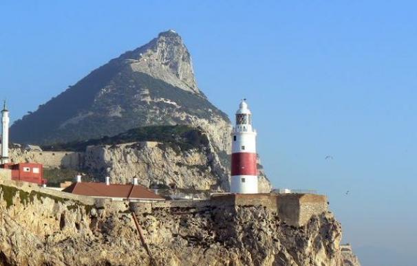 Un ex ministro pide a May que se reúna con líderes catalanes para presionar por Gibraltar