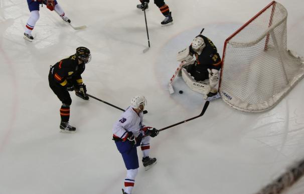España debuta con derrota ante Islandia (2-3) en el Mundial de Hockey Hielo