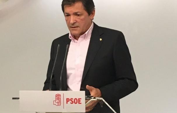 Javier Fernández dice que el PSOE no puede hacer su congreso "en carne viva" porque sería "echarle sal a las heridas"