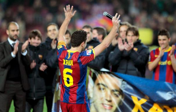 Xavi cumple récord y el FC Barcelona sigue líder