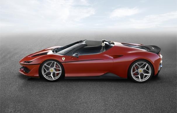Ferrari presenta en Tokio su J50, del que solo se producirán diez unidades