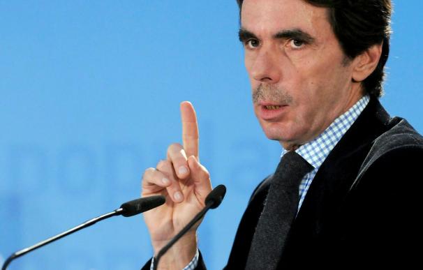 El Congreso discutirá una reforma para quitar las pensiones a González y Aznar