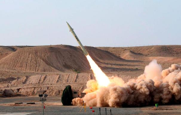 Irán prueba un misil para la defensa de los centros nucleares