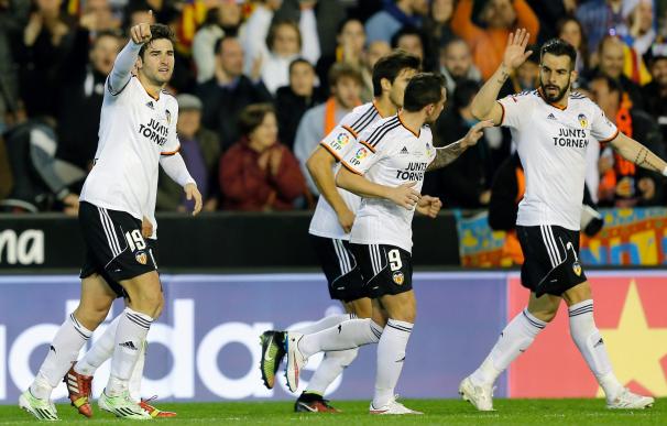 El Valencia remonta al Real Madrid