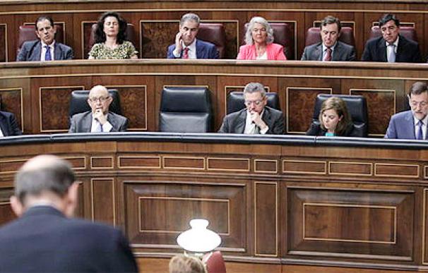 Los sondeos hablan de la mayor abstención de la historia, pero PP y PSOE no se dan por aludidos