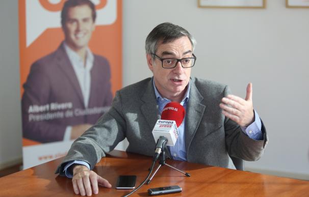 Villegas replica a Punset que es eurodiputada tras unas primarias con la votación telemática que ahora critica