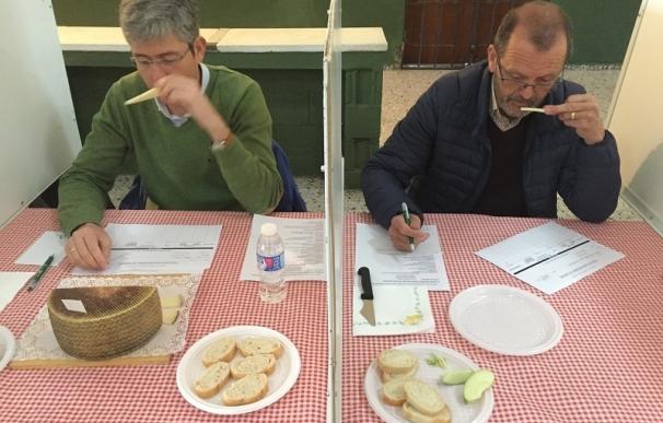 Dos quesos extremeños y dos malagueños ganan la cata concurso nacional de la Feria de Trujillo (Cáceres)
