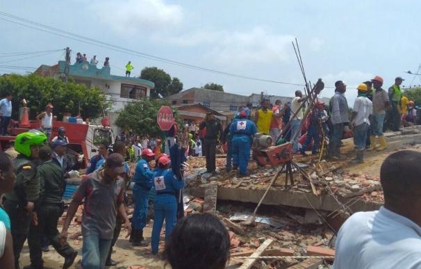 Elevan a veinte los muertos por el derrumbe de un edificio en Cartagena de Indias