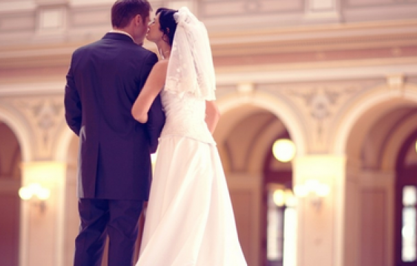 Las bodas repuntan en España desde 2013