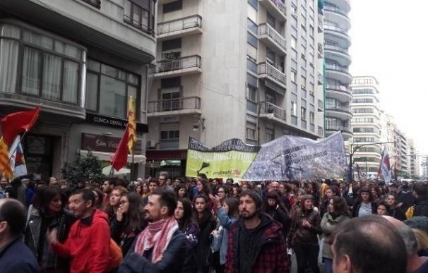 La CUP y entidades independentistas aplauden la marcha del 25 d'Abril para salir de "un camino a ninguna parte"