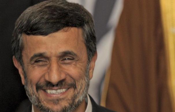 Ahmadineyad advierte a EEUU e Israel de que no interfieran en Túnez y Líbano