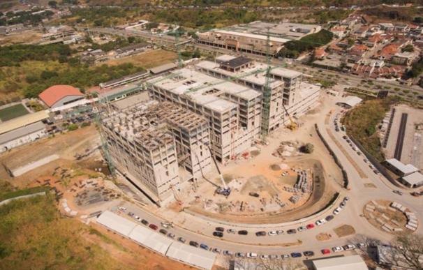 El grupo gallego Puentes construye "en sólo 14 meses" el mayor hospital de Ecuador