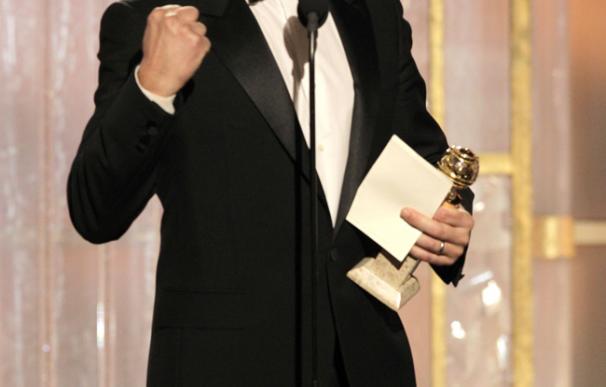 El actor Jean Dujardin con su Globo de Oro - Foto: Reuters