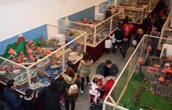 Inaugurado el Belén y la exposición de playmobil de Tomares con 14 dioramas y millones de piezas